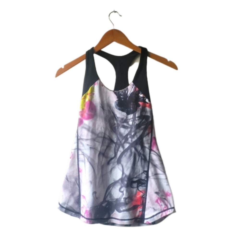 Lululemon tank-built in bra